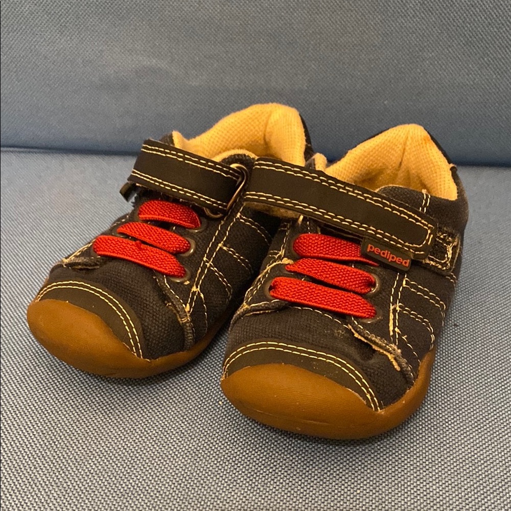 Pediped Black and Red Kids Shoes size 19